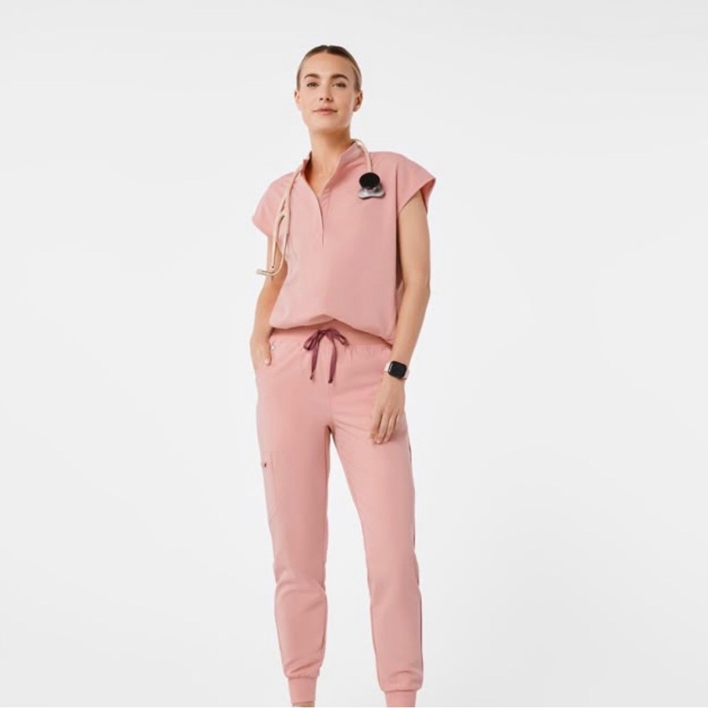 Figs Pink Sand Scrub Set